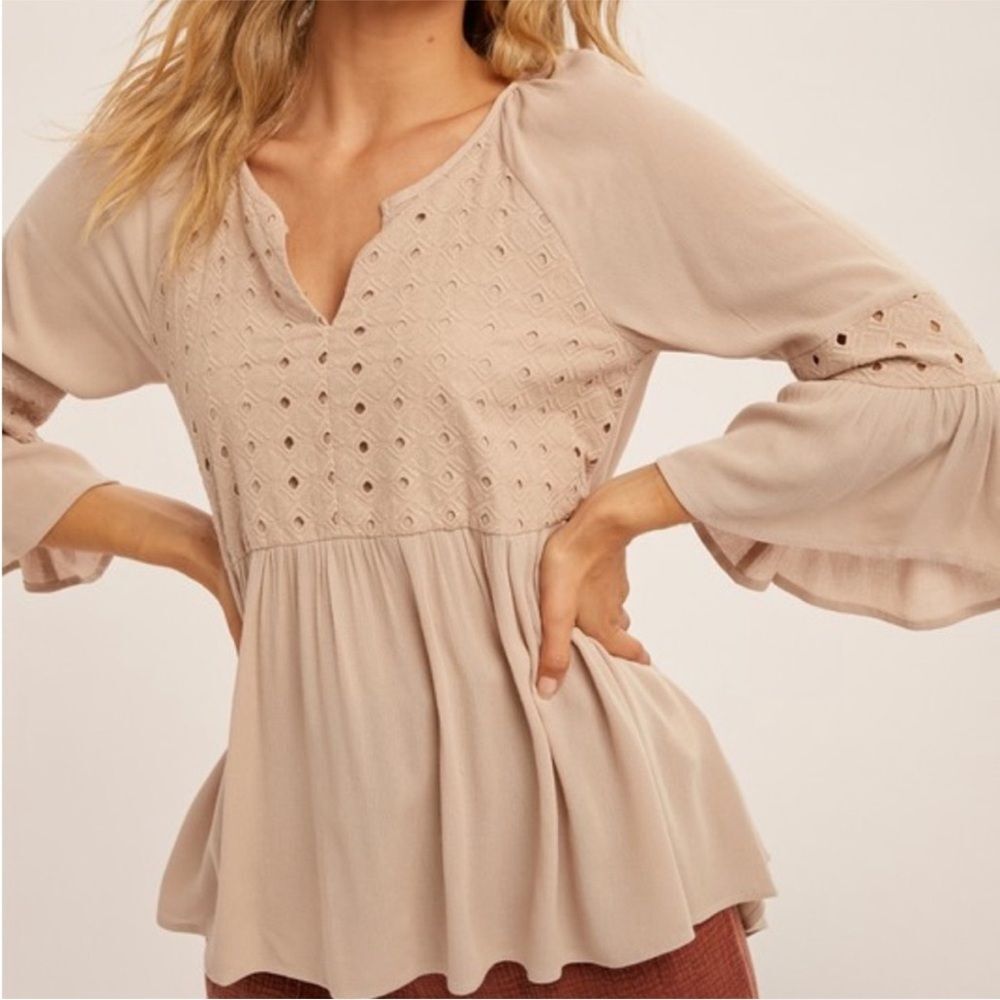 NWT Hem & Thread Ecru Eyelet Flare Sleeve Top